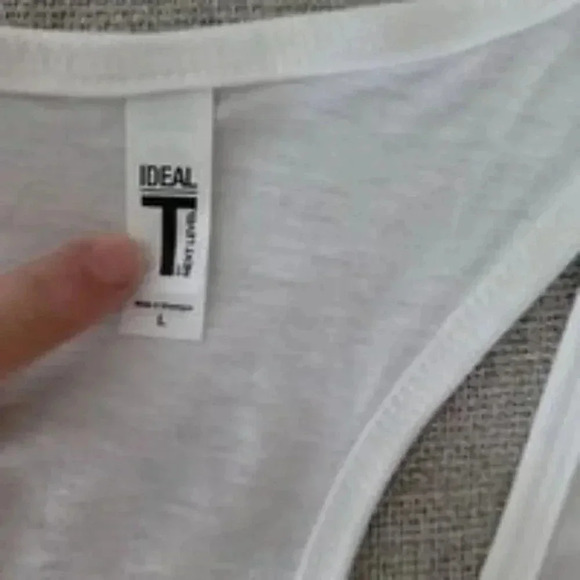 MOM of the Happy Camper tank top size large - Picture 3 of 3